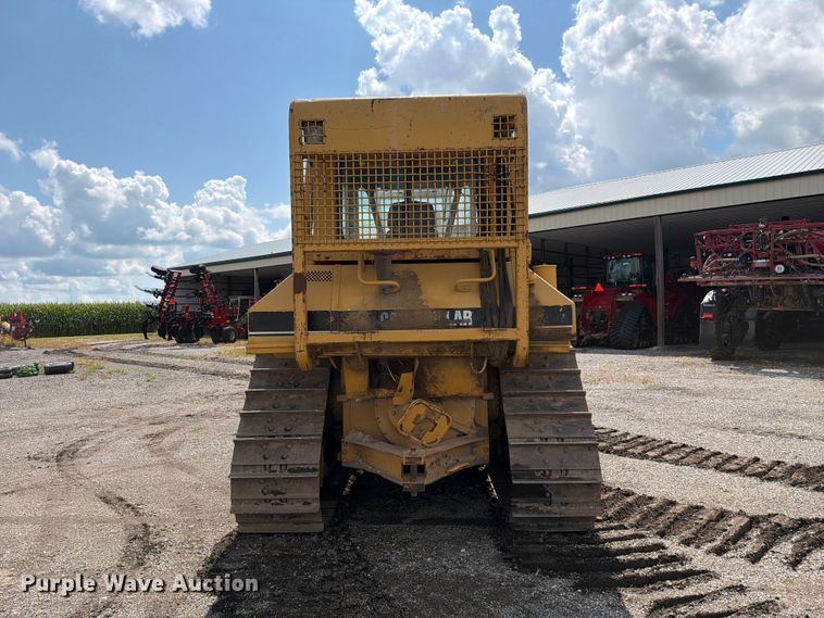 image for item FC3326 1999 Caterpillar D6M dozer