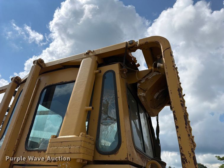 image for item FC3326 1999 Caterpillar D6M dozer