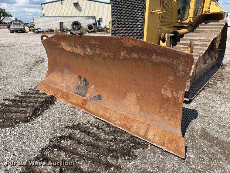 image for item FC3326 1999 Caterpillar D6M dozer