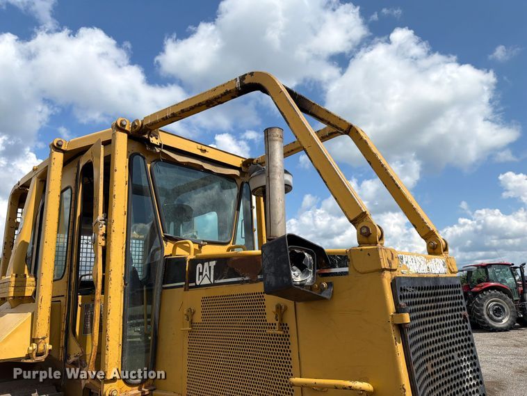 image for item FC3326 1999 Caterpillar D6M dozer