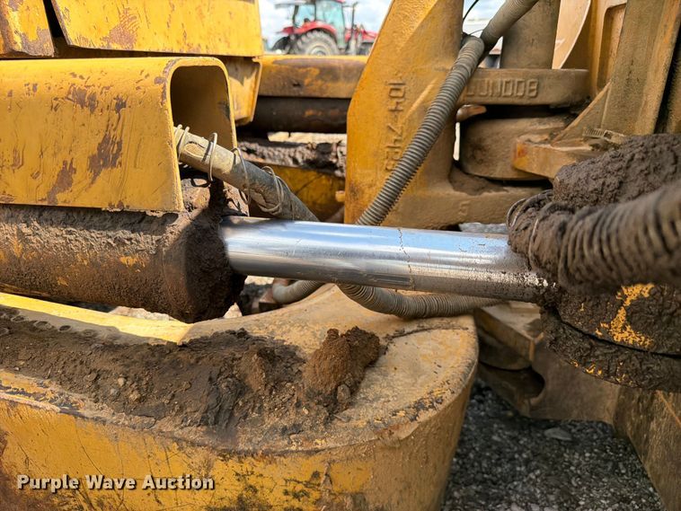 image for item FC3326 1999 Caterpillar D6M dozer