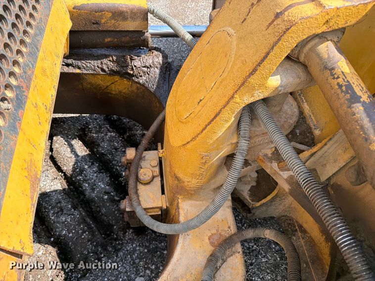 image for item FC3326 1999 Caterpillar D6M dozer