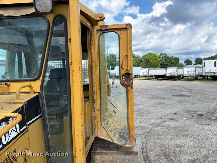 image for item FC3326 1999 Caterpillar D6M dozer