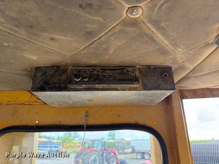 image for item FC3326 1999 Caterpillar D6M dozer
