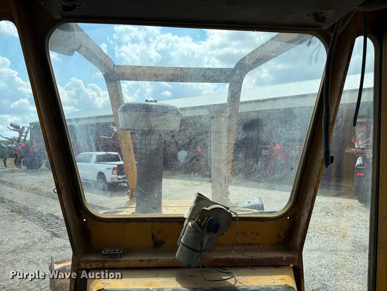 image for item FC3326 1999 Caterpillar D6M dozer
