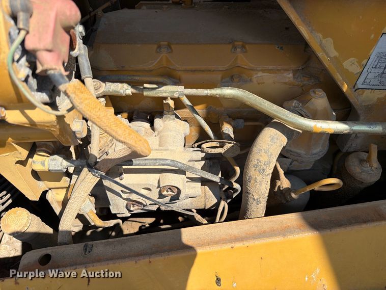 image for item FC3326 1999 Caterpillar D6M dozer