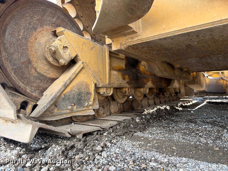 image for item FC3326 1999 Caterpillar D6M dozer