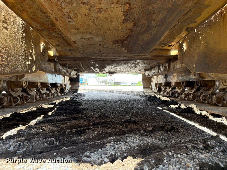 image for item FC3326 1999 Caterpillar D6M dozer
