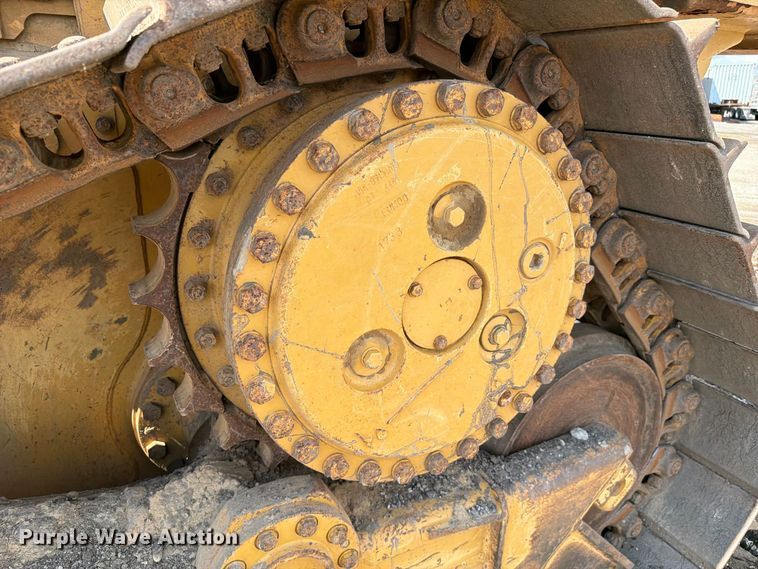 image for item FC3326 1999 Caterpillar D6M dozer