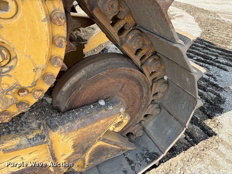image for item FC3326 1999 Caterpillar D6M dozer