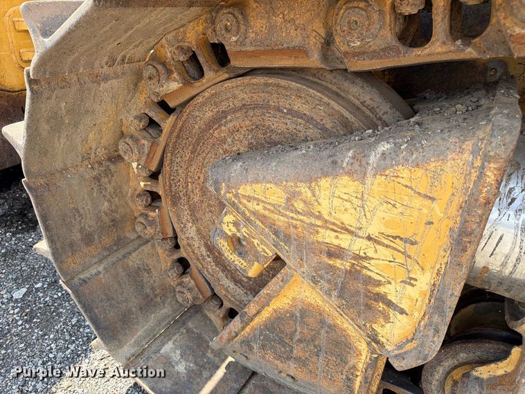 image for item FC3326 1999 Caterpillar D6M dozer
