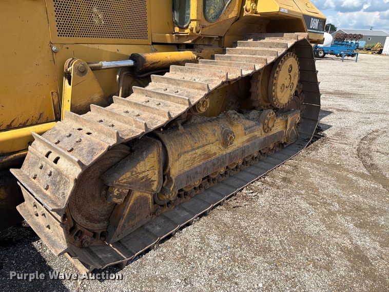 image for item FC3326 1999 Caterpillar D6M dozer