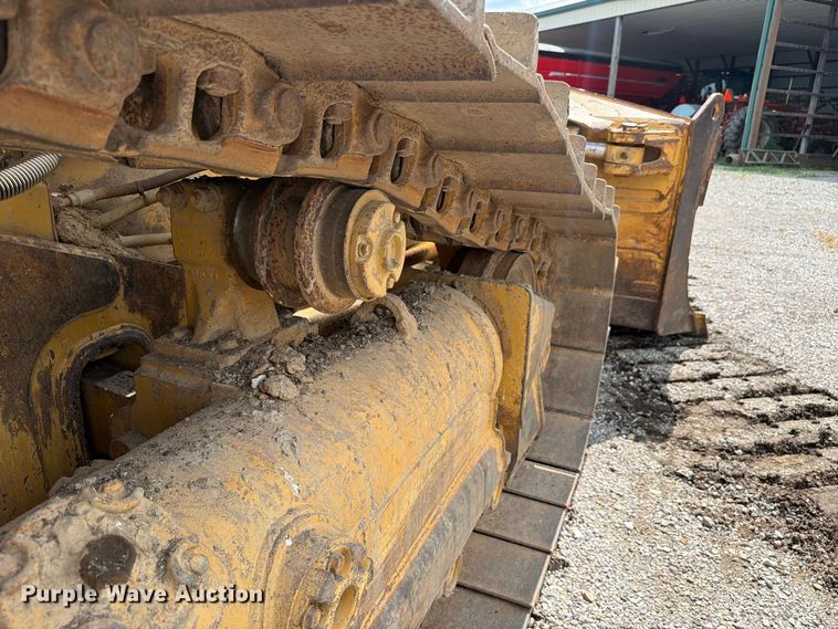 image for item FC3326 1999 Caterpillar D6M dozer