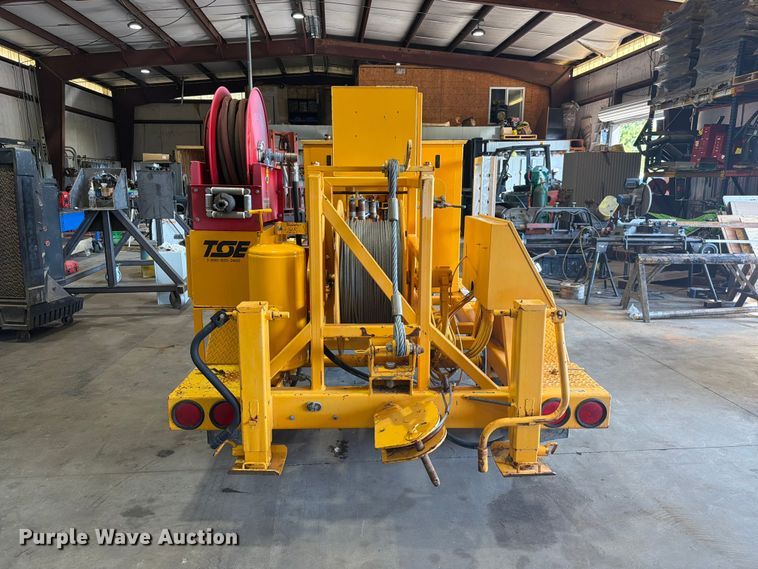 image for item FC3329 2000 International Inc UP70B cable puller
