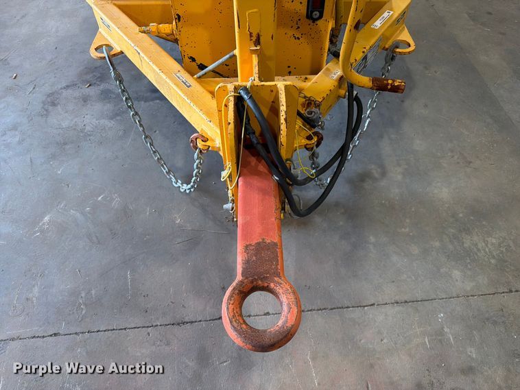 image for item FC3329 2000 International Inc UP70B cable puller