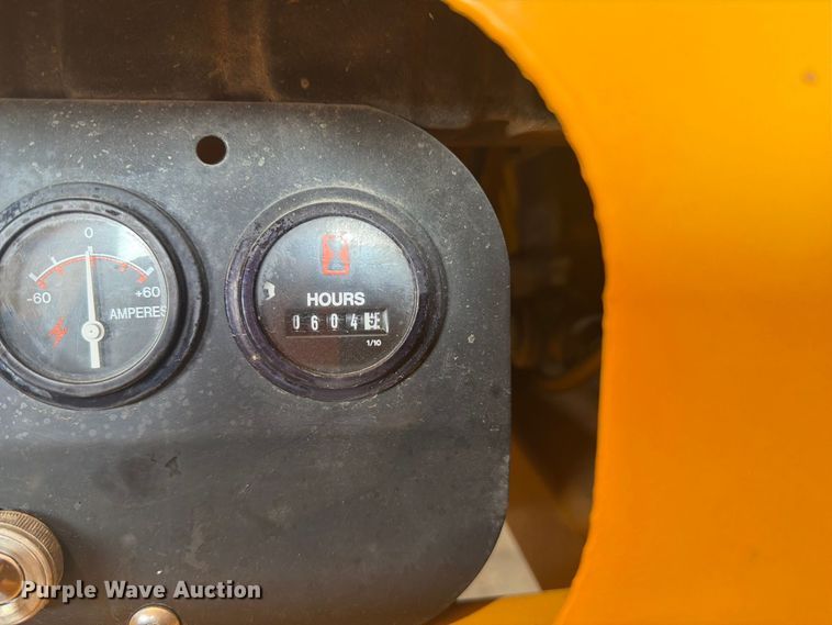 image for item FC3329 2000 International Inc UP70B cable puller