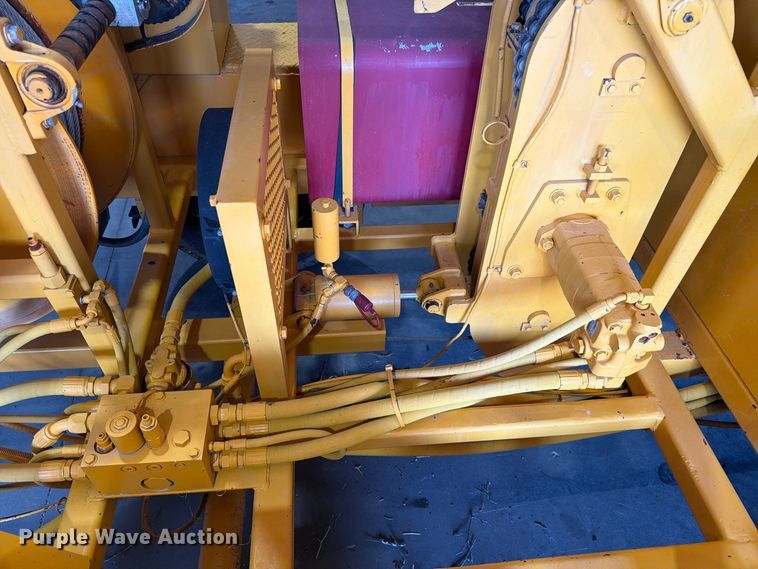 image for item FC3329 2000 International Inc UP70B cable puller