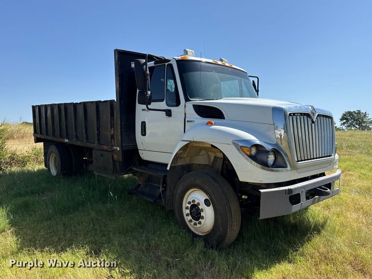 image for item FC4205 2011 International 7400 SBA 4X2 dump truck