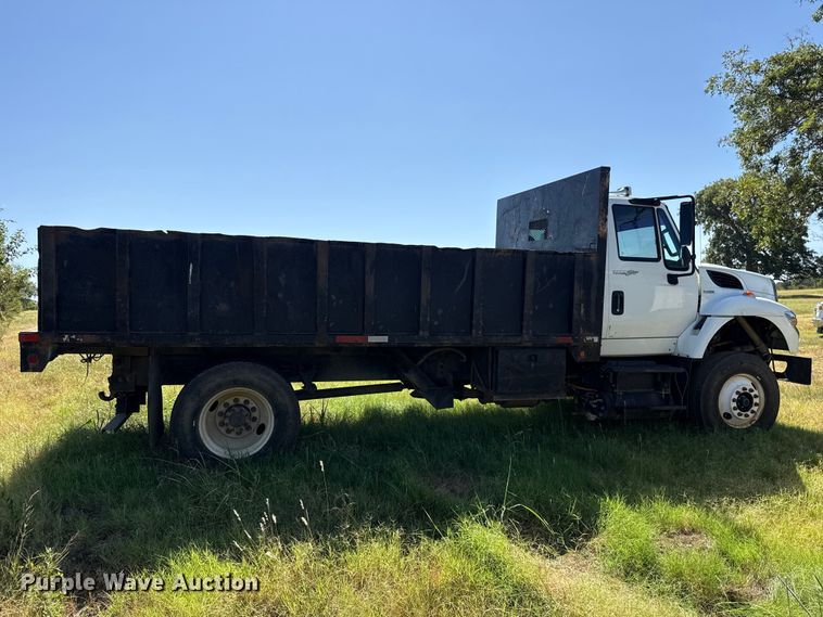 image for item FC4205 2011 International 7400 SBA 4X2 dump truck