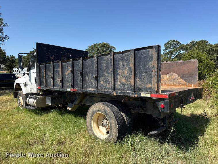 image for item FC4205 2011 International 7400 SBA 4X2 dump truck