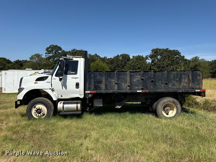 image for item FC4205 2011 International 7400 SBA 4X2 dump truck