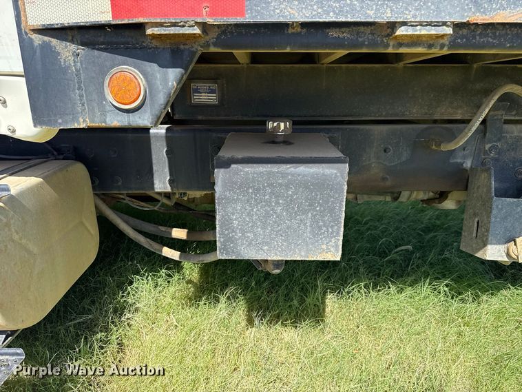 image for item FC4205 2011 International 7400 SBA 4X2 dump truck