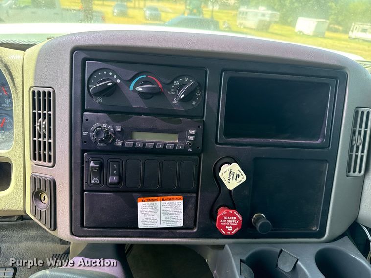 image for item FC4205 2011 International 7400 SBA 4X2 dump truck