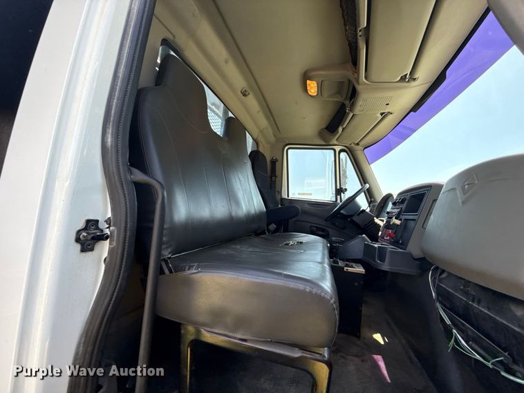 image for item FC4205 2011 International 7400 SBA 4X2 dump truck