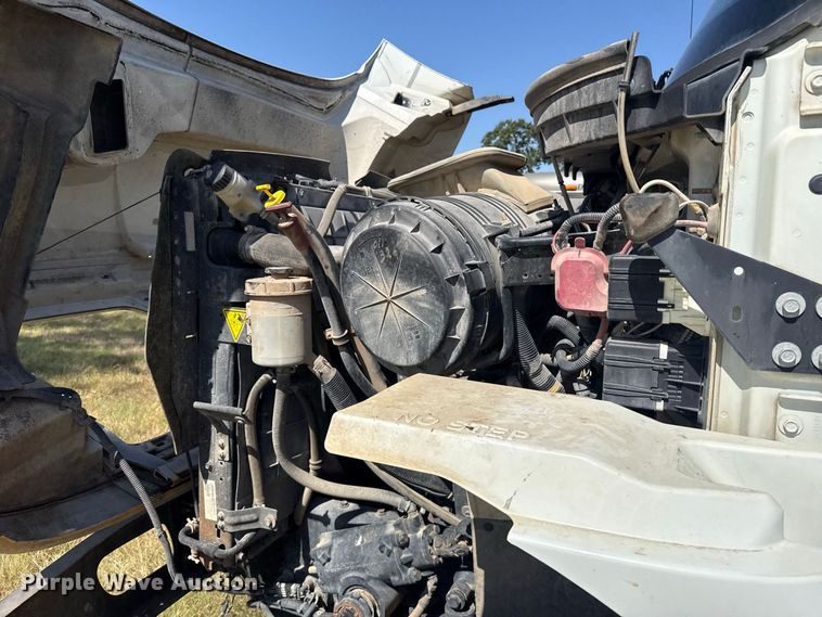 image for item FC4205 2011 International 7400 SBA 4X2 dump truck