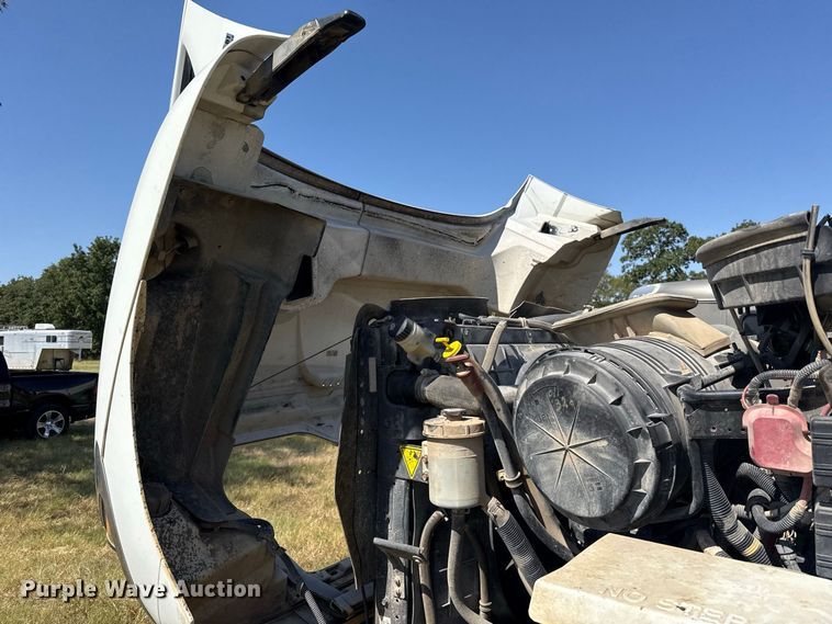 image for item FC4205 2011 International 7400 SBA 4X2 dump truck