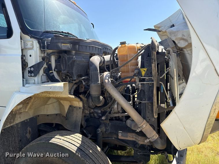 image for item FC4205 2011 International 7400 SBA 4X2 dump truck