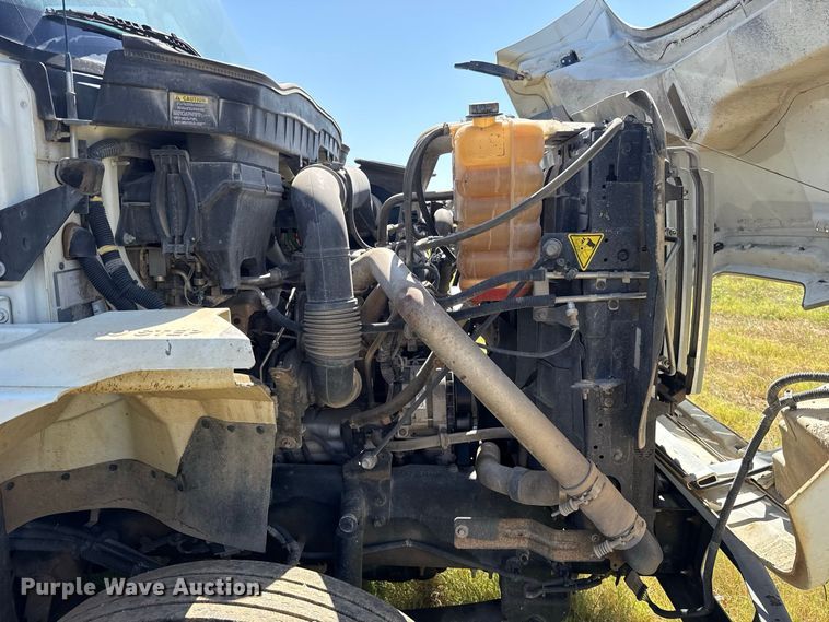 image for item FC4205 2011 International 7400 SBA 4X2 dump truck