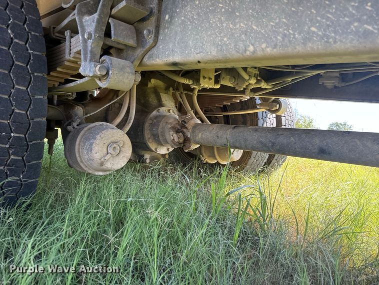 image for item FC4205 2011 International 7400 SBA 4X2 dump truck