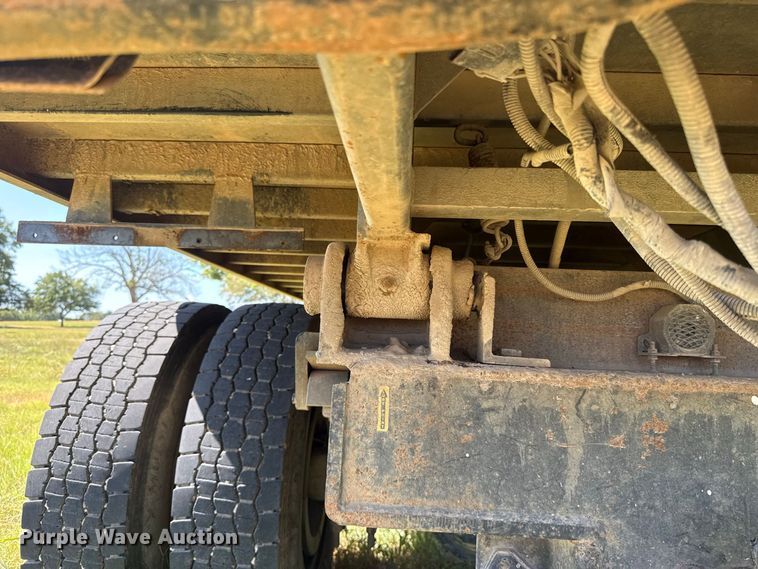 image for item FC4205 2011 International 7400 SBA 4X2 dump truck