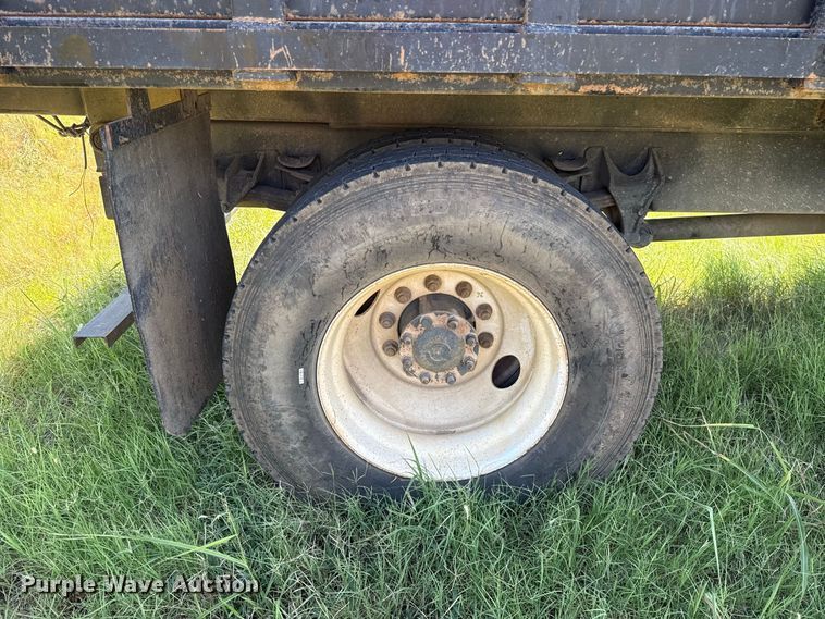 image for item FC4205 2011 International 7400 SBA 4X2 dump truck