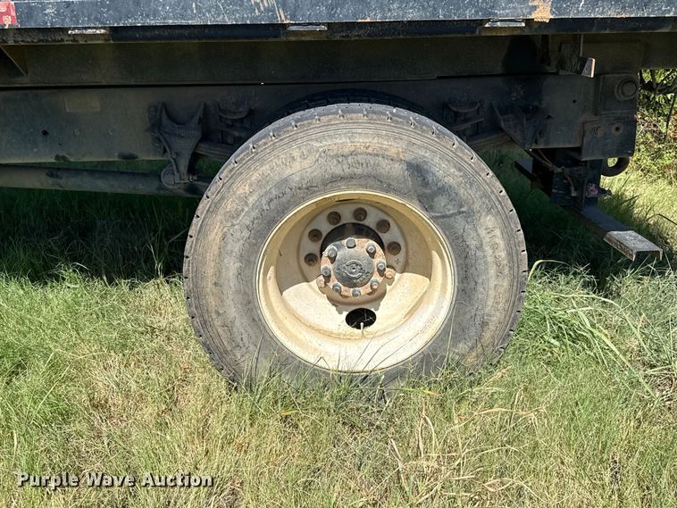 image for item FC4205 2011 International 7400 SBA 4X2 dump truck