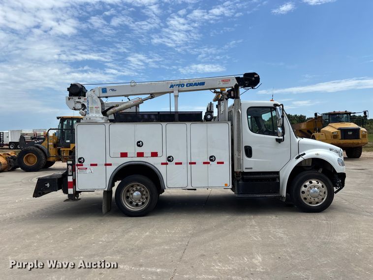 image for item FG0616 2011 Freightliner M2 Business Class utility / service truck