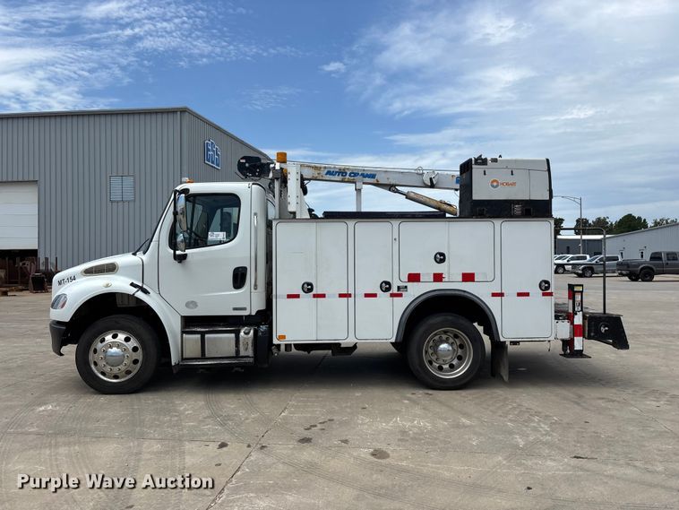 image for item FG0616 2011 Freightliner M2 Business Class utility / service truck
