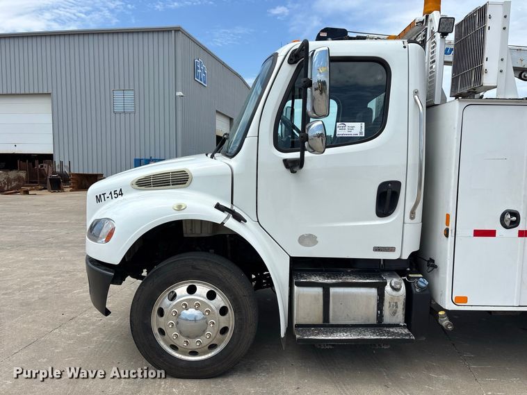 image for item FG0616 2011 Freightliner M2 Business Class utility / service truck