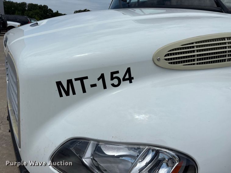 image for item FG0616 2011 Freightliner M2 Business Class utility / service truck