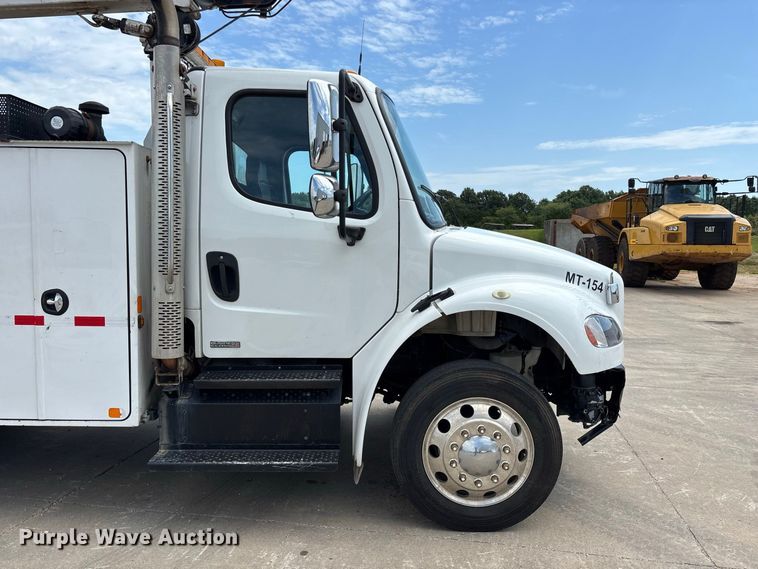 image for item FG0616 2011 Freightliner M2 Business Class utility / service truck