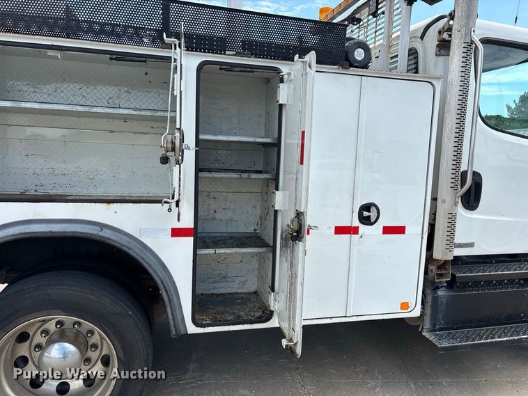image for item FG0616 2011 Freightliner M2 Business Class utility / service truck