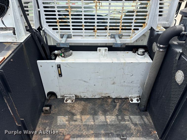 image for item FG0616 2011 Freightliner M2 Business Class utility / service truck