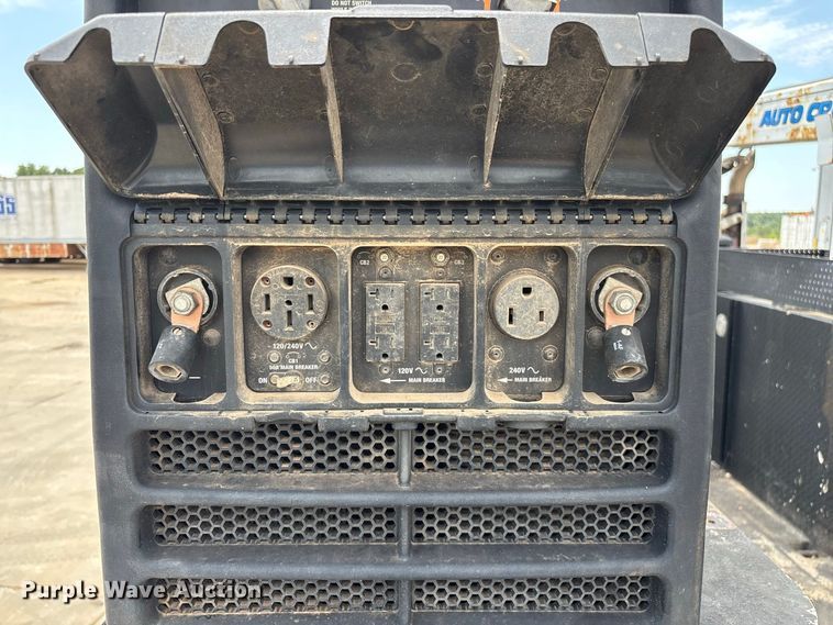 image for item FG0616 2011 Freightliner M2 Business Class utility / service truck