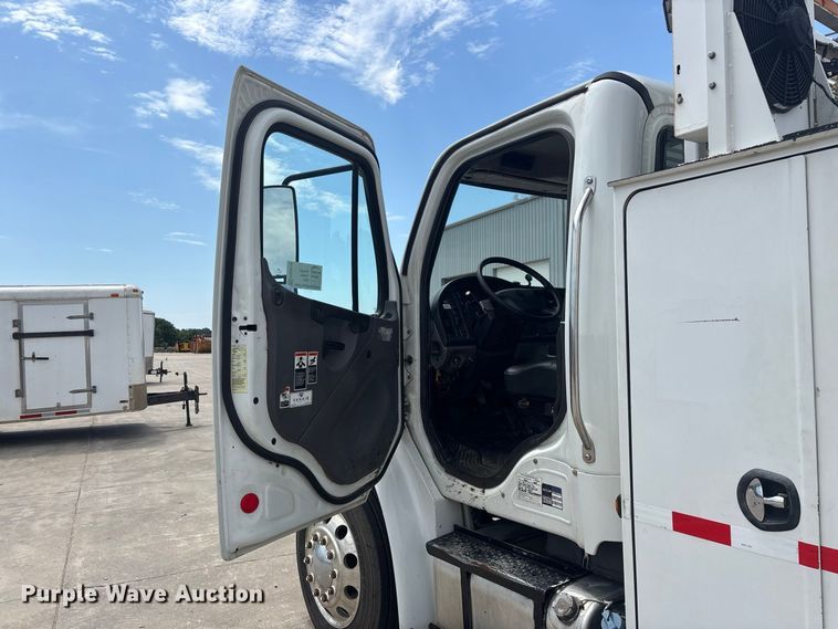 image for item FG0616 2011 Freightliner M2 Business Class utility / service truck
