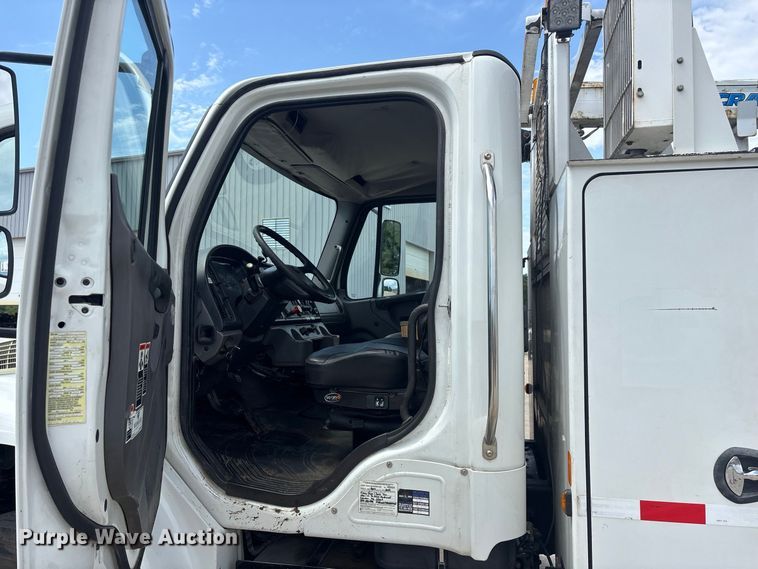 image for item FG0616 2011 Freightliner M2 Business Class utility / service truck