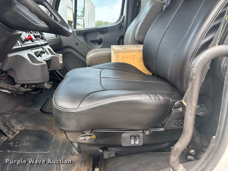 image for item FG0616 2011 Freightliner M2 Business Class utility / service truck