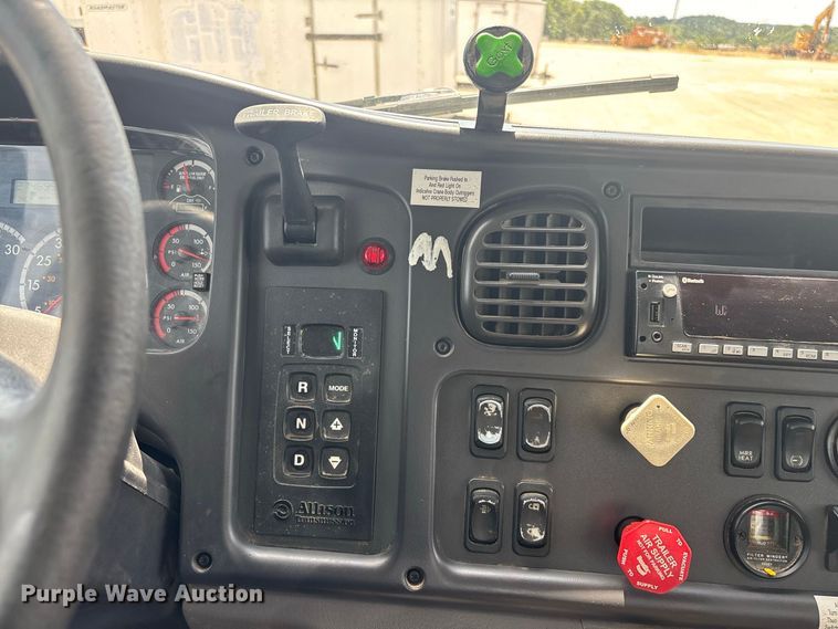 image for item FG0616 2011 Freightliner M2 Business Class utility / service truck