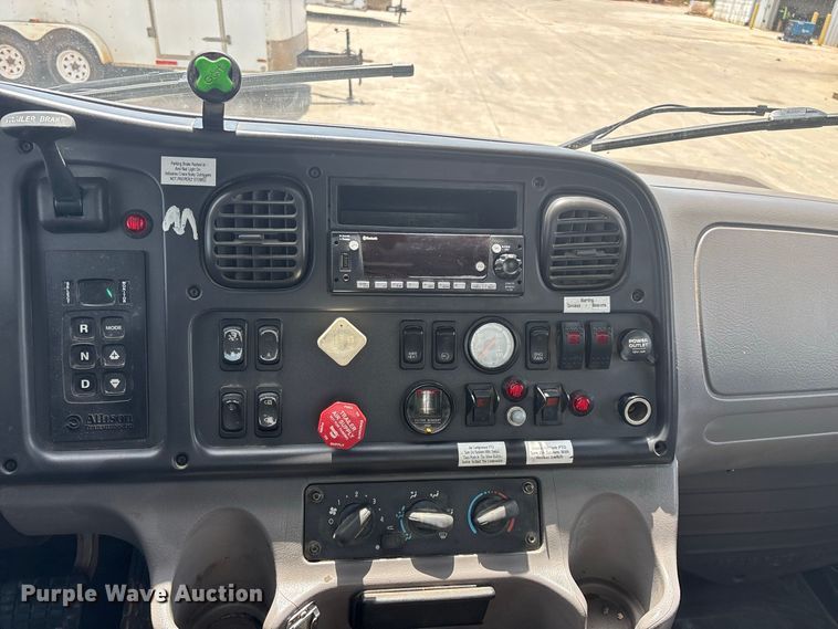 image for item FG0616 2011 Freightliner M2 Business Class utility / service truck