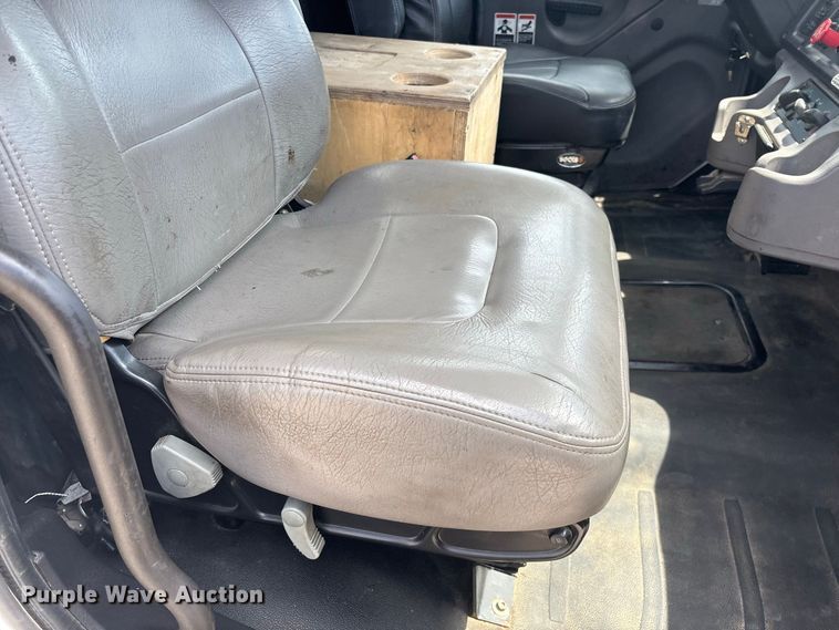 image for item FG0616 2011 Freightliner M2 Business Class utility / service truck